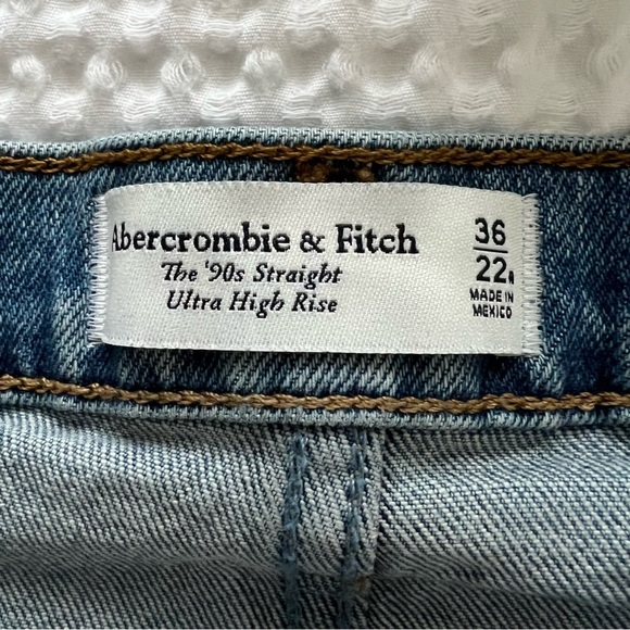 Abercrombie & Fitch 90s Straight Ultra High Rise‎ Denim Medium Wash Size 36/22R - Picture 7 of 8